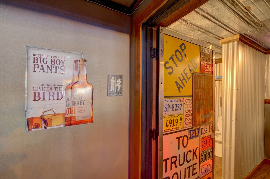 More Photos Of 780-782 US 101, Chinook Restaurant For Sale