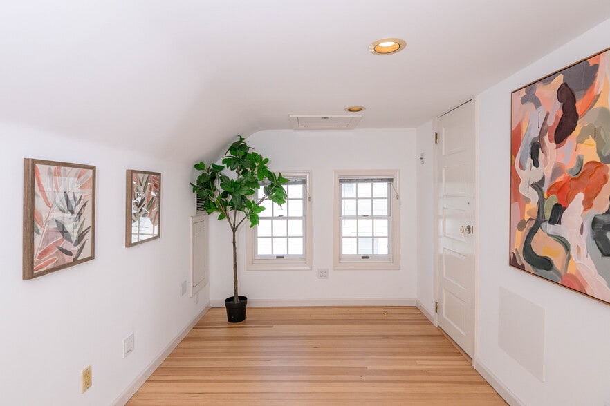More Photos Of 915 Palmer Rd, Bronxville Medical For Sale