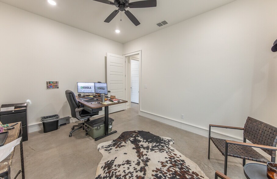 More Photos Of 9006 County Road 6820, Lubbock Warehouse For Lease