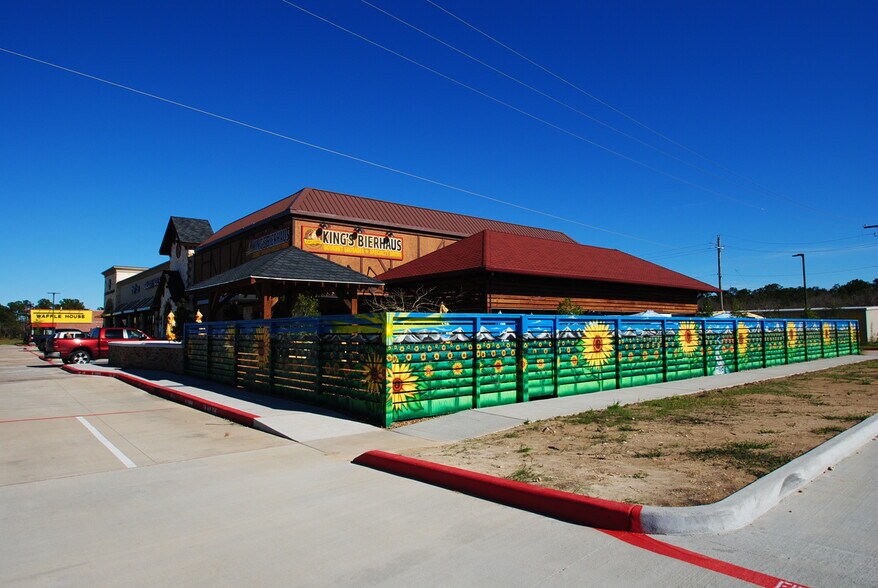 More Photos Of 828 FM 646, League City Storefront For Lease