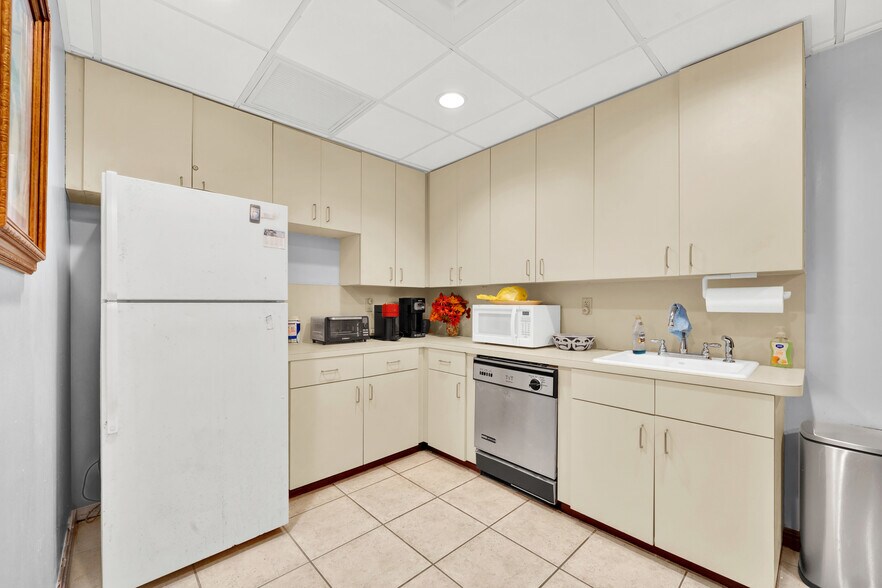 143 N Flagler Ave, Homestead, FL 33030 Medical Office For Lease