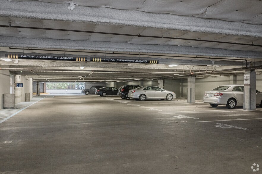 More Photos Of 6500 S Macadam Ave, Portland Office For Lease