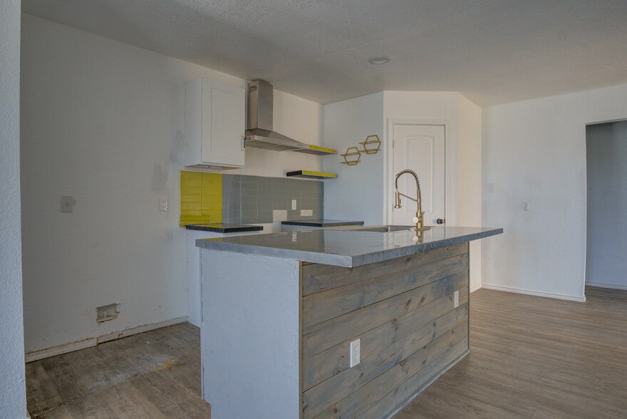 More Photos Of 185 Hidden Dr, Canyon Lake Apartments For Sale