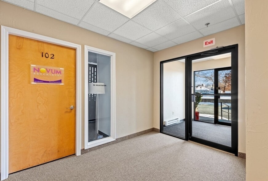 More Photos Of 111 Boston Post Rd, Sudbury Office For Sale