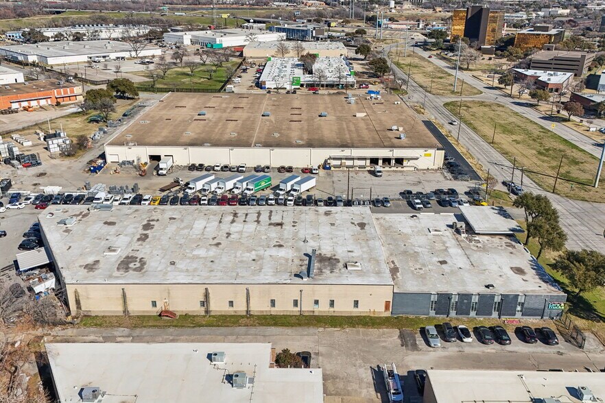 More Photos Of 1365 Regal Row, Dallas Distribution For Sale