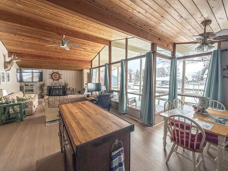 More Photos Of 752 W Faith St, Spruce Flex For Sale