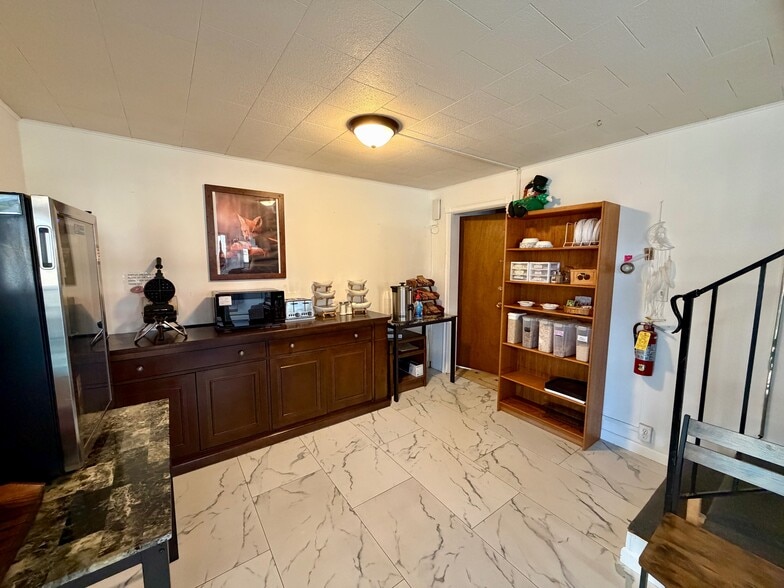 More Photos Of 210 N Main St, Deer Lodge Hotel For Sale