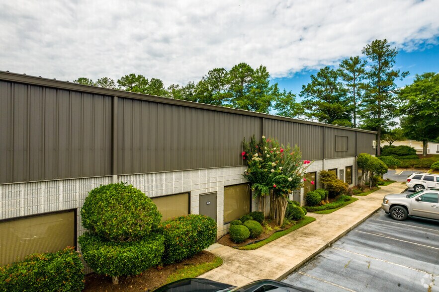 More Photos Of 116 Bethea Rd, Fayetteville Distribution For Lease