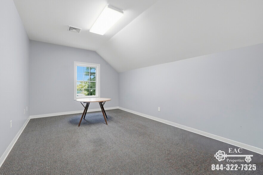 More Photos Of 238 Monroe Tpke, Monroe Medical For Lease