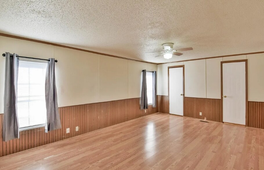 More Photos Of 4040 Dillard Ct, Joshua Specialty For Sale
