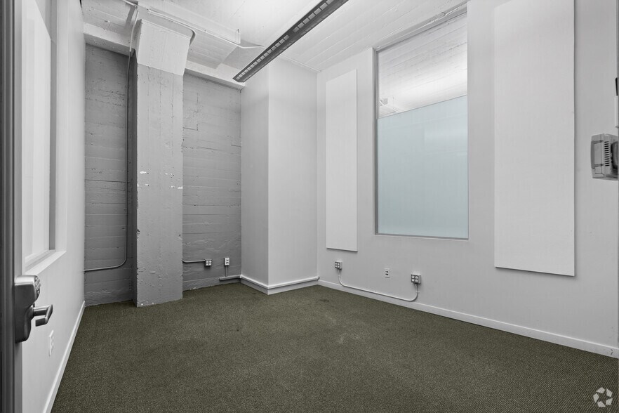 More Photos Of 283 4th St, Oakland Loft Creative Space For Sale