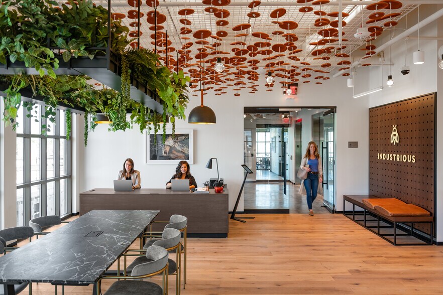 More Photos Of 873-875 N High St, Columbus Office For Lease