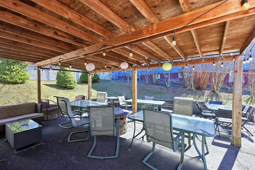 More Photos Of 560 Woodward Ave, New Haven Flex For Sale