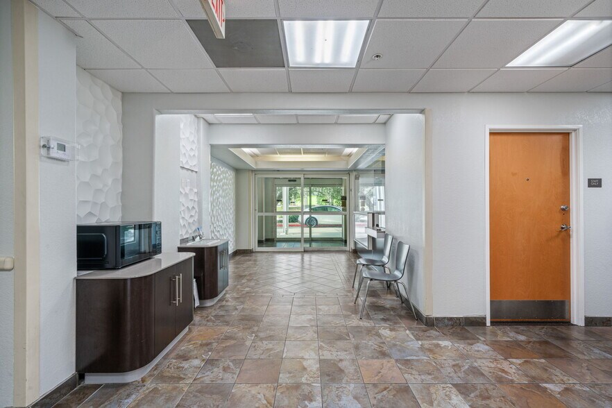 More Photos Of 126 Kenley Pl, San Antonio Hotel For Sale