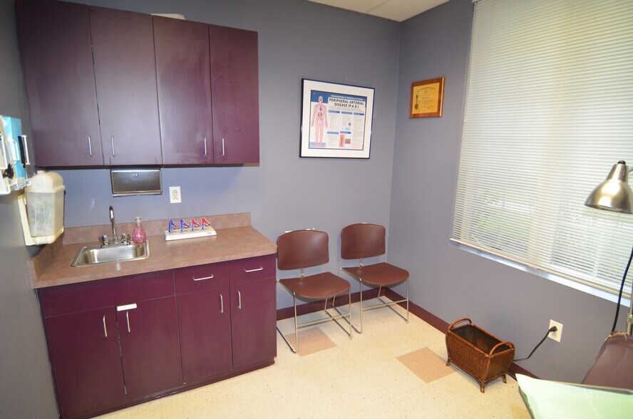 More Photos Of 611 Courtyard Dr, Hillsborough Medical For Sale