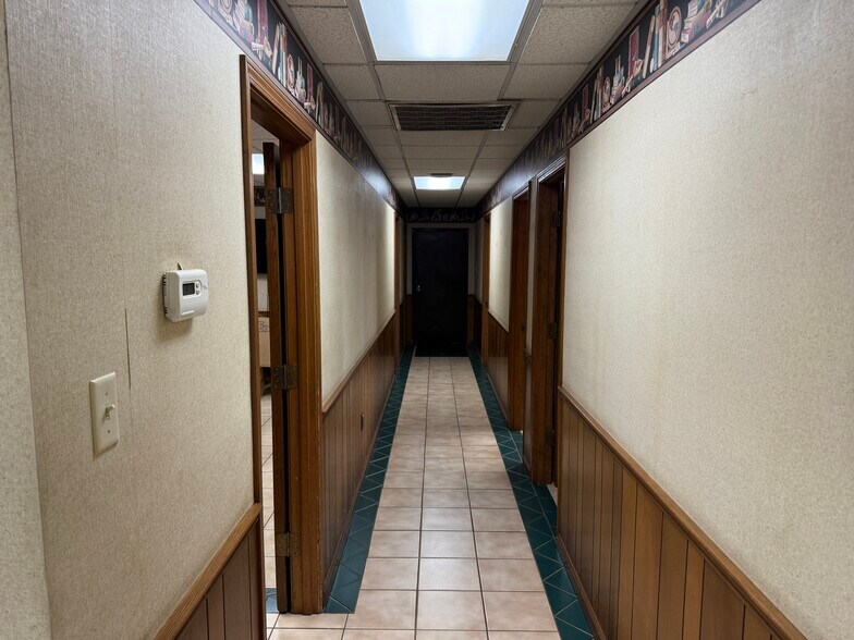 More Photos Of 2015 S Main St, Stuttgart Warehouse For Sale