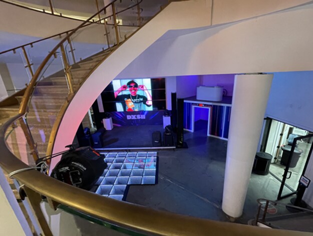 More Photos Of 6363 Hollywood Blvd, Los Angeles Storefront For Lease