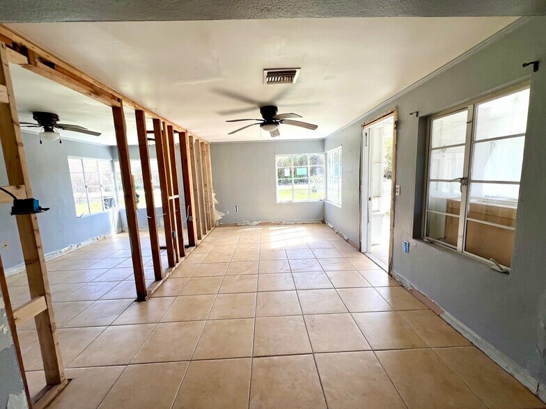 More Photos Of 930 Liberty St, Englewood Specialty For Sale