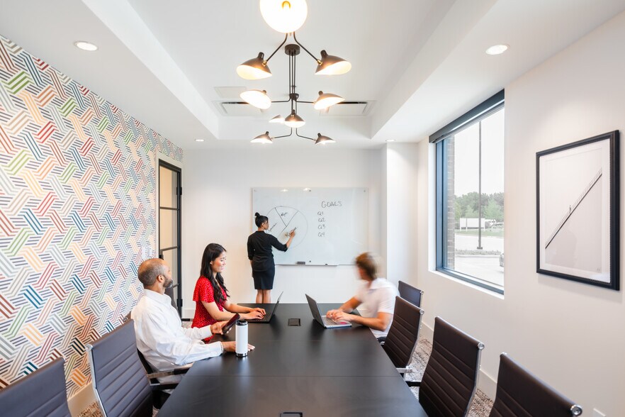 More Photos Of 4324 Mapleshade Ln, Plano Office For Lease