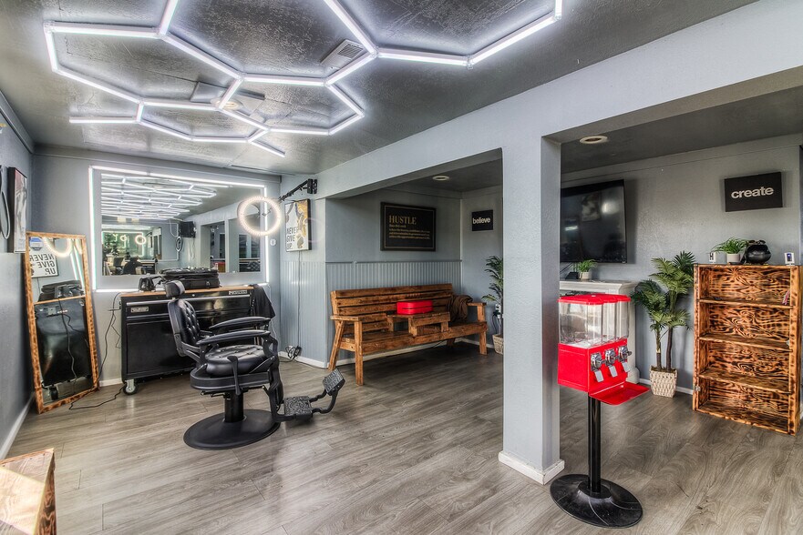 More Photos Of 4813 Tieton Dr, Yakima Storefront Retail Office For Sale