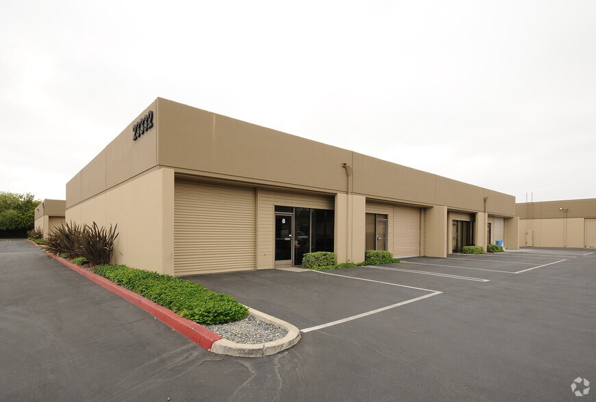 Primary Photo Of 23332 Peralta Dr, Laguna Hills Warehouse For Lease