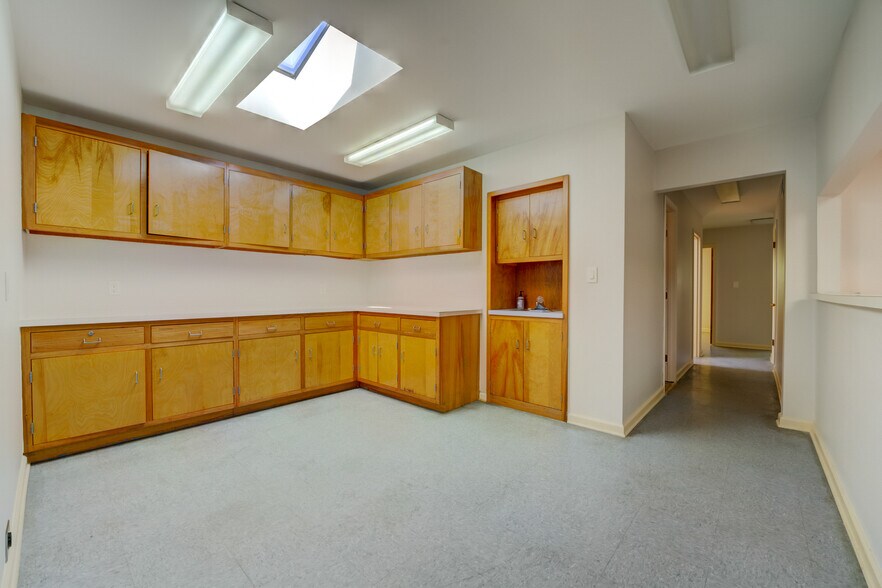 More Photos Of 4410 74th Ave, Hyattsville Medical For Lease