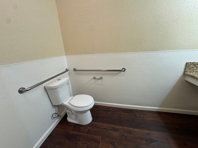 More Photos Of 7400 Shoreline Dr, Stockton Office For Lease