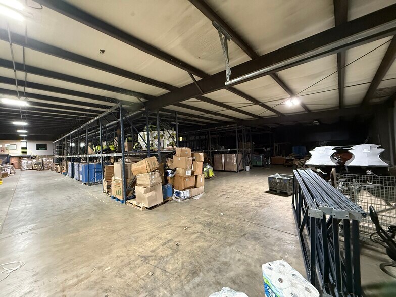 More Photos Of 2905 Reynolds St, Fort Wayne Manufacturing For Lease