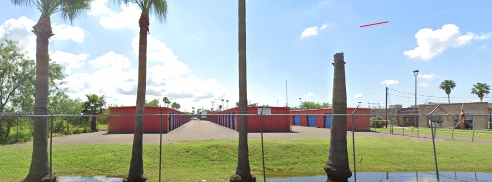 More Photos Of 1801 N Conway Ave, Mission Self Storage For Sale