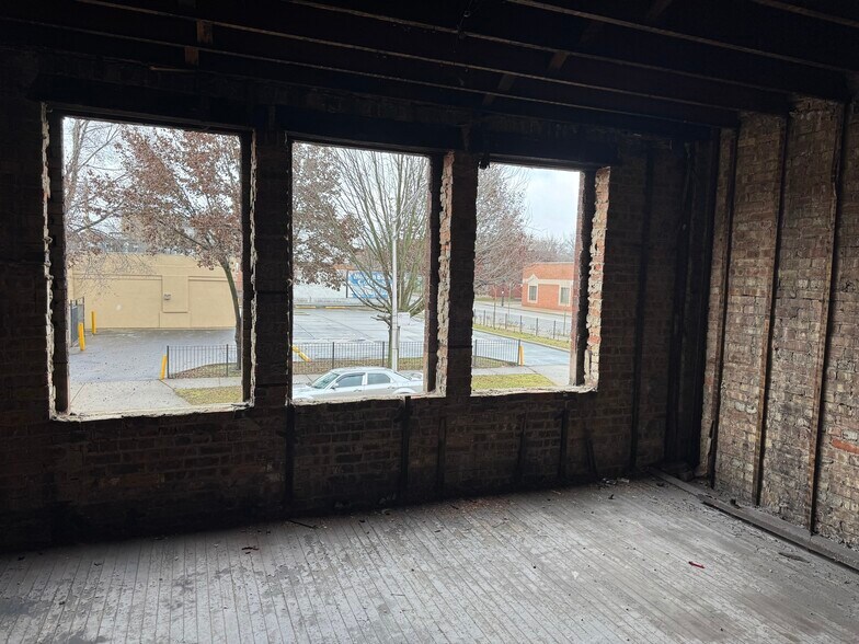 More Photos Of 1758 E 79th St, Chicago General Retail For Sale