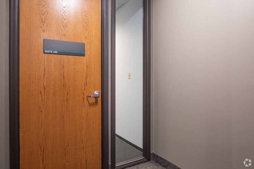 More Photos Of 2170 S Parker Rd, Denver Office For Lease