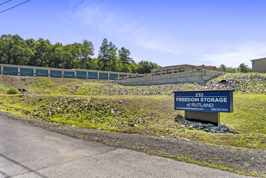 More Photos Of 232 Barre Paxton Rd, Rutland Flex For Lease