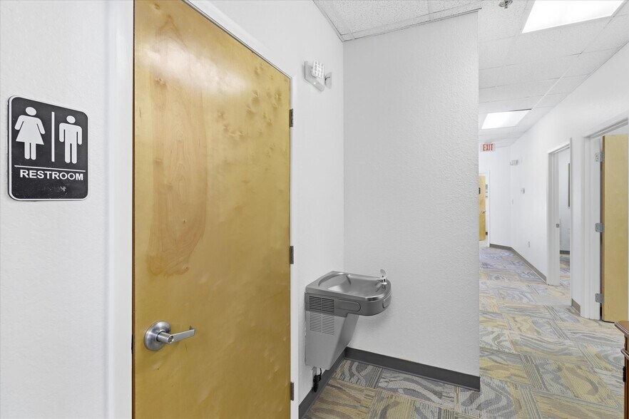 More Photos Of 4009-4033 W 1st St, Sanford Office For Sale
