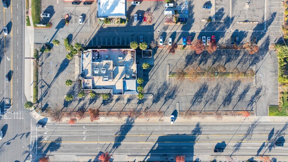 More Photos Of 1987 Hilltop Dr, Redding General Retail For Lease