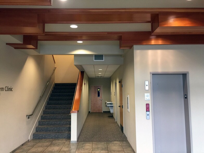 More Photos Of 1174 NW Cornucopia St, Salem Medical For Lease