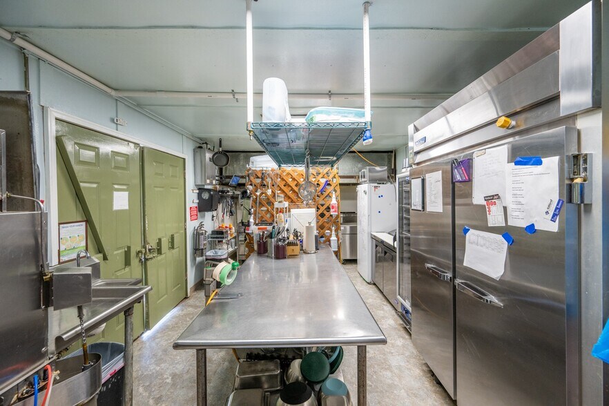 More Photos Of 2598 Tennessee Ave N, Parsons Storefront For Sale