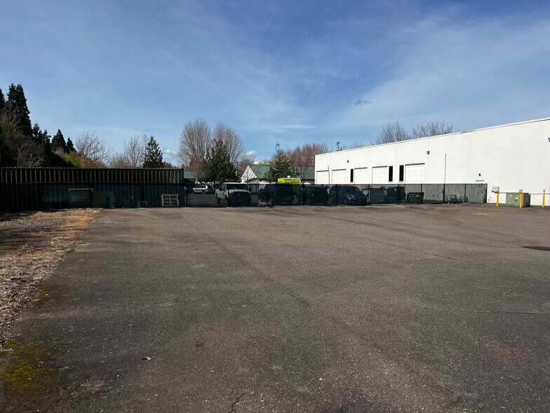 More Photos Of 2130 NE Griffin Oaks St, Hillsboro Land For Lease