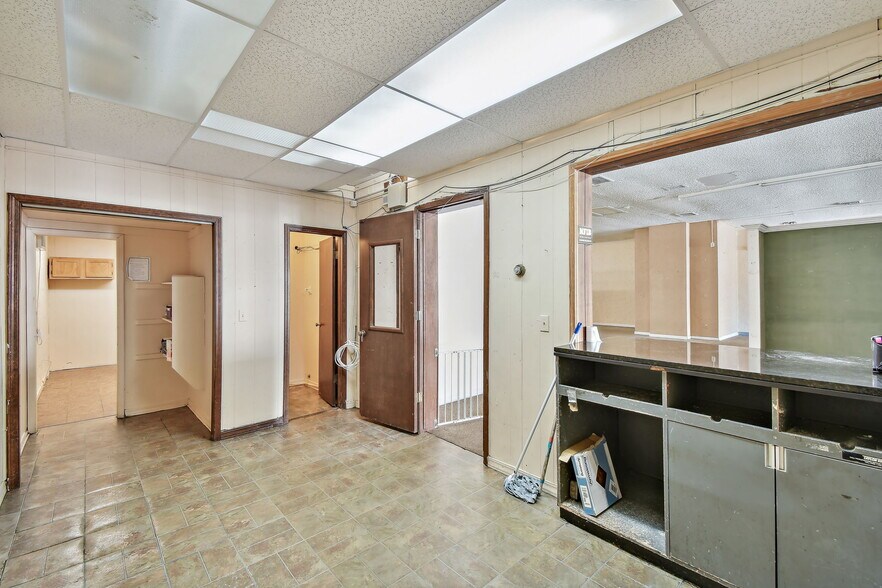 More Photos Of 1956 Kingsley Ave, Orange Park General Retail For Lease