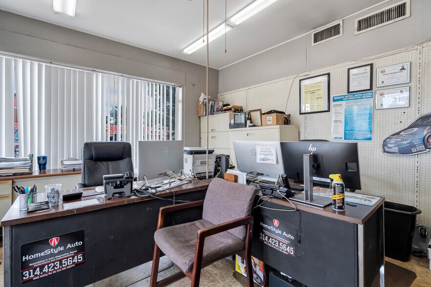 More Photos Of 3166 Ashby Rd, Saint Ann Auto Repair For Sale