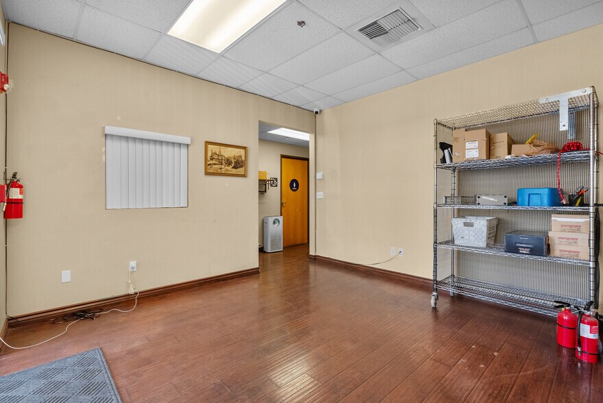 More Photos Of 28041 Smyth Dr, Valencia Light Manufacturing For Lease