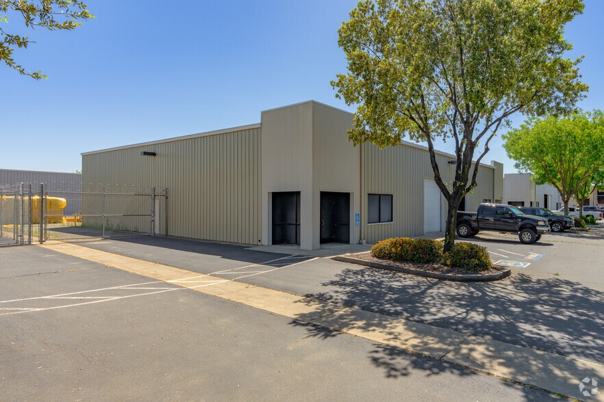 More Photos Of 4561 Skyway Dr, Olivehurst Warehouse For Sale