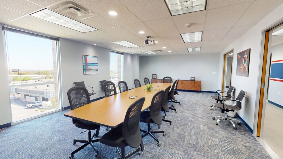 More Photos Of 7701 N Lamar Blvd, Austin Unknown For Lease