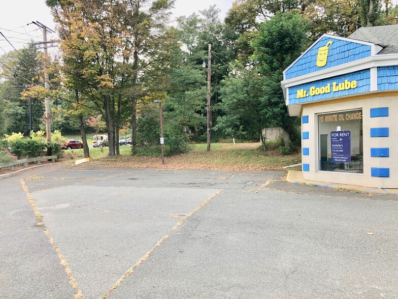 More Photos Of 5 Main St, Chester Auto Repair For Sale