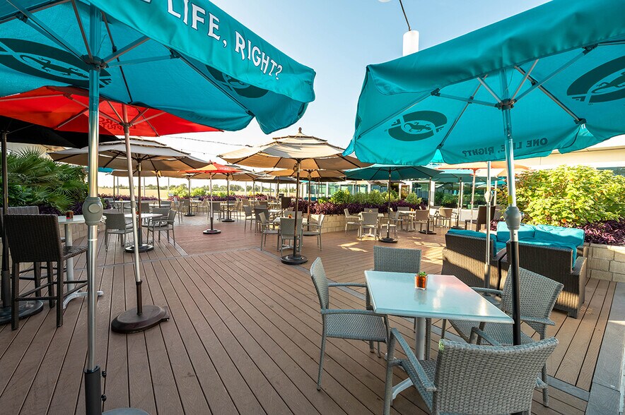 More Photos Of 2198 Palomar Airport Rd, Carlsbad Restaurant For Lease