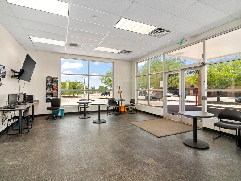 More Photos Of 713 E Spaulding Ave, Pueblo Showroom For Sale