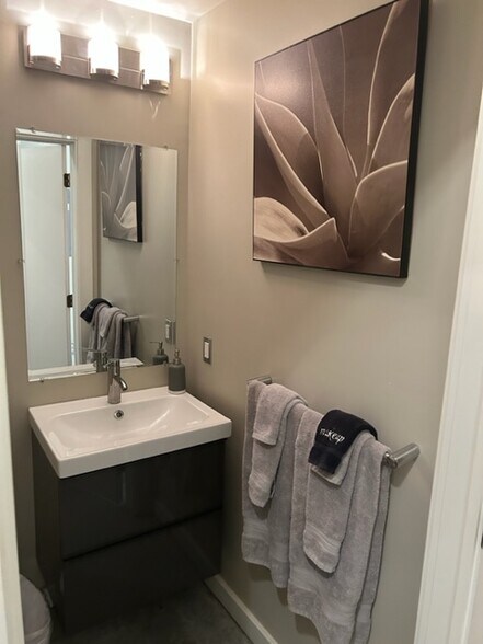 More Photos Of 260 S 4th St, Columbus Apartments For Sale