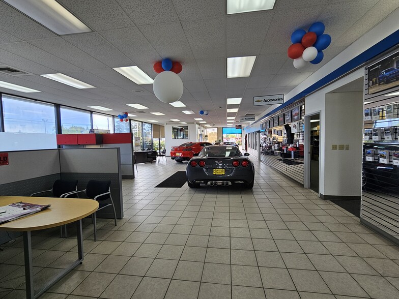 More Photos Of 6616 35th Ave NE, Marysville Auto Dealership For Lease