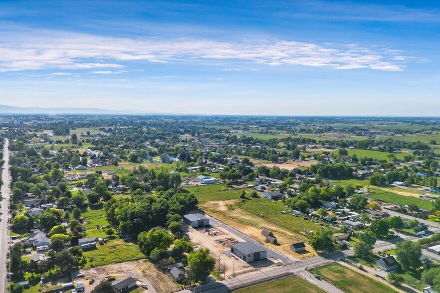 More Photos Of 80 N Happy Valley Rd, Nampa Warehouse For Sale