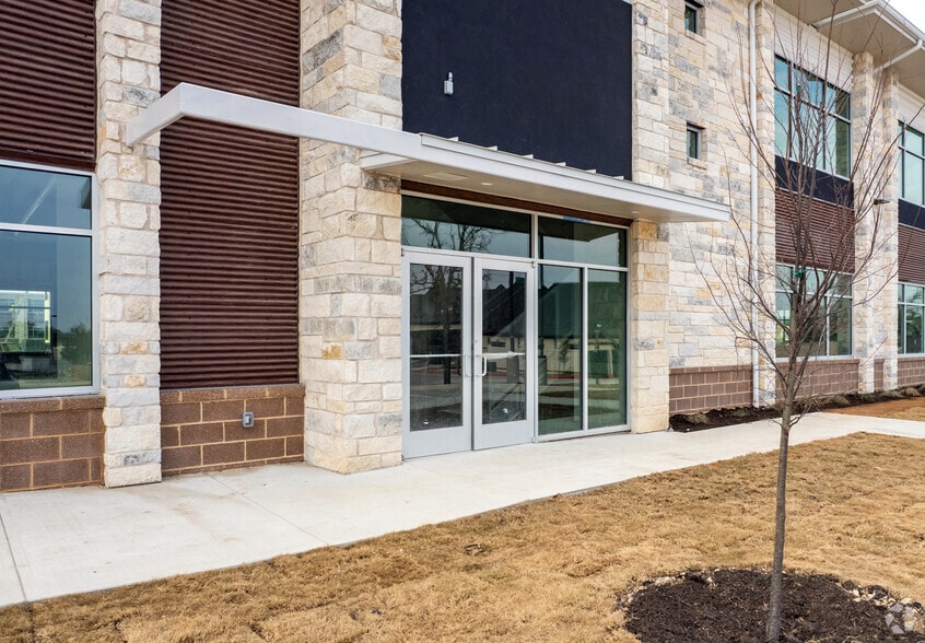 More Photos Of 7710 N FM 620 Rd, Austin Office For Sale