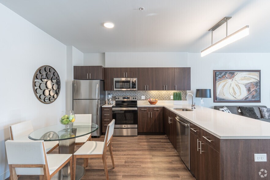 More Photos Of 116 W 9th St, Wilmington Apartments For Lease